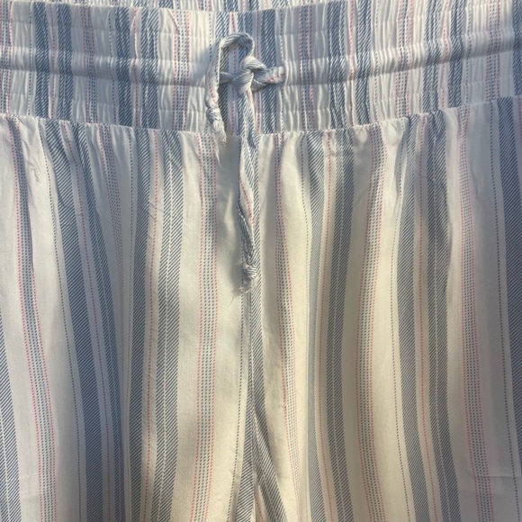 Love, Fire Women’s 1XL/T Shorts & Shirt Set Very Thin & Soft, Like New - Picture 8 of 10